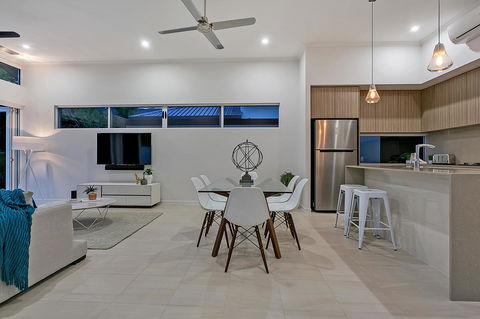Oceans Edge Holiday Home - Accommodation Search 5