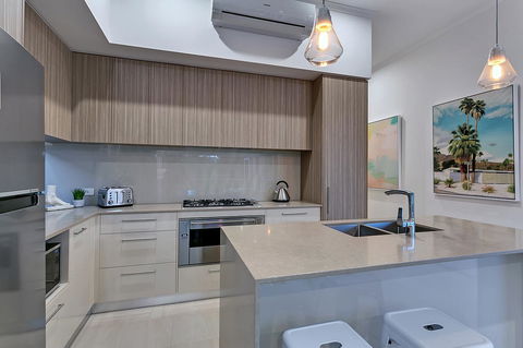 Oceans Edge Holiday Home - Accommodation Search 8