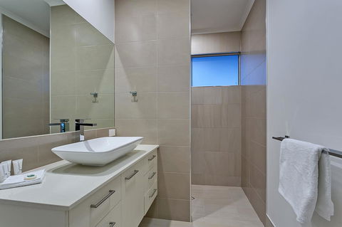 Oceans Edge Holiday Home - Accommodation Search 14