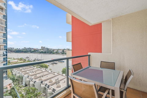 Dockside Brisbane - Accommodation Search 21