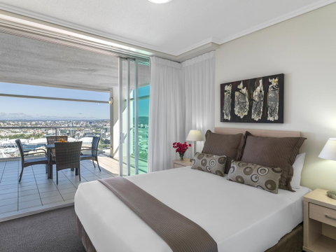 Oaks Brisbane Casino Tower Suites - Accommodation Search 9
