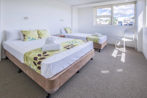 84 The Spit Holiday Apartments - Accommodation Search 25