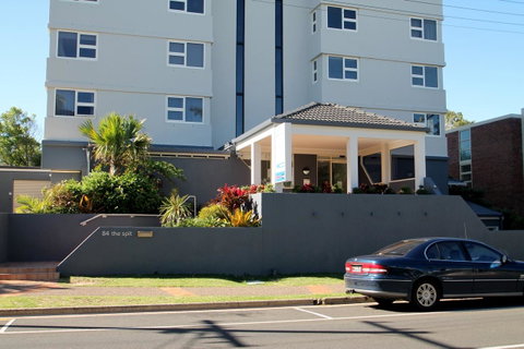 84 The Spit Holiday Apartments - Accommodation Search 26