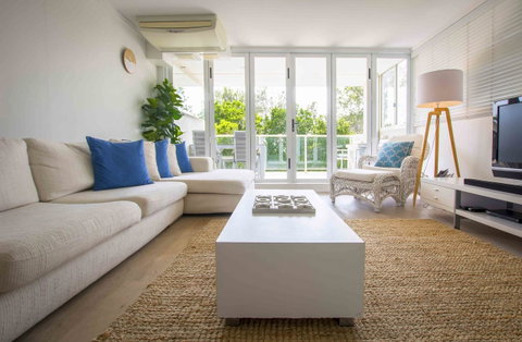 84 The Spit Holiday Apartments - Accommodation Search 18