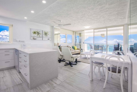 84 The Spit Holiday Apartments - Accommodation Search 22