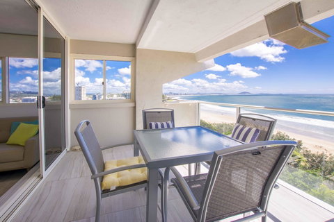84 The Spit Holiday Apartments - Accommodation Search 24