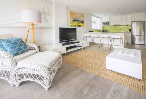 84 The Spit Holiday Apartments - Accommodation Search 17