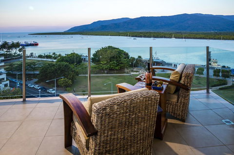Jack And Newell Holiday Apartments - Accommodation Search 0