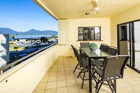 Jack And Newell Holiday Apartments - Accommodation Search 20
