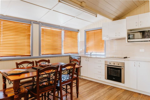 Apple Blossom Cottages - Accommodation Search 7