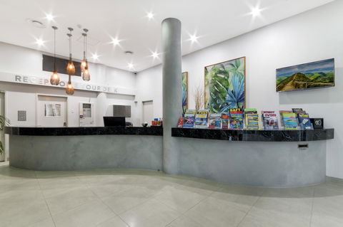 Sunshine Tower Hotel - Accommodation Search 24
