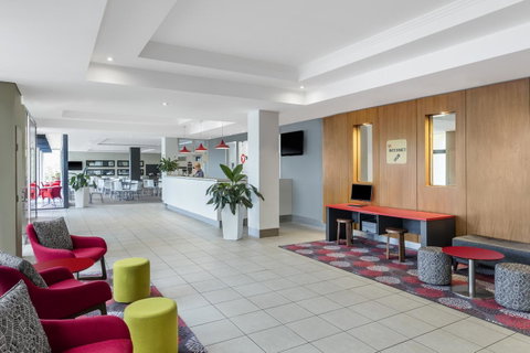 Mercure Brisbane Garden City - Accommodation Search 9