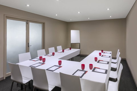 Mercure Brisbane Garden City - Accommodation Search 19