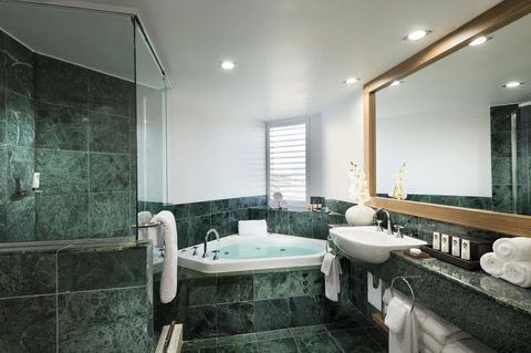 Sofitel Gold Coast Broadbeach - Accommodation Search 4