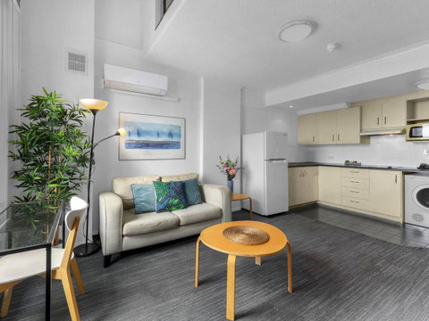 Central Brunswick Apartment Hotel - Accommodation Search 16