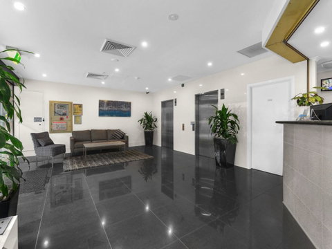 Central Brunswick Apartment Hotel - Accommodation Search 24