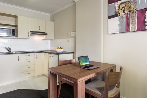Central Brunswick Apartment Hotel - Accommodation Search 31