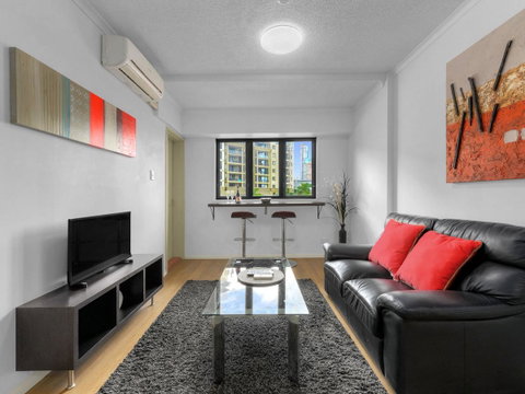 Central Brunswick Apartment Hotel - Accommodation Search 13