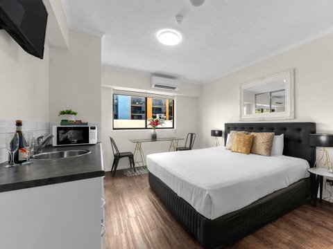 Central Brunswick Apartment Hotel - Accommodation Search 19