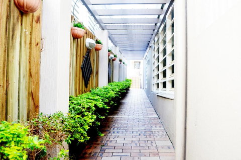 Spring Hill Mews Apartments - Accommodation Search 3