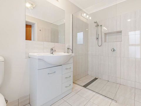 Waters Edge - Accommodation Search 2