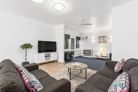 Wattle Grove Villa - Accommodation Search 3