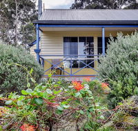 Waverley House Cottages - Accommodation Search
