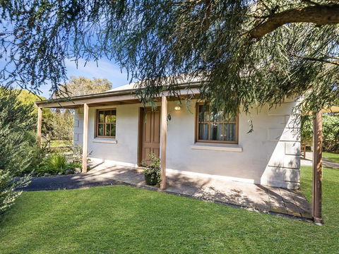 Whalers Cottage - Accommodation Search 0