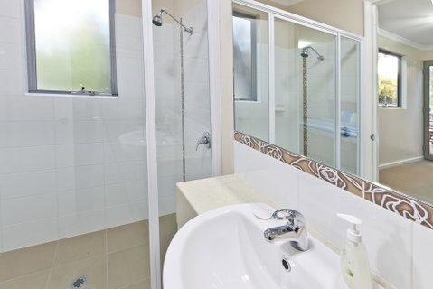 Whatmans Beach House - Accommodation Search 3
