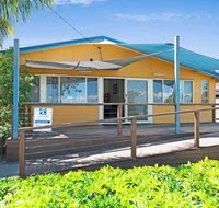 Wheelchair Friendly with water views - Welsby Pde Bongaree - Accommodation Search