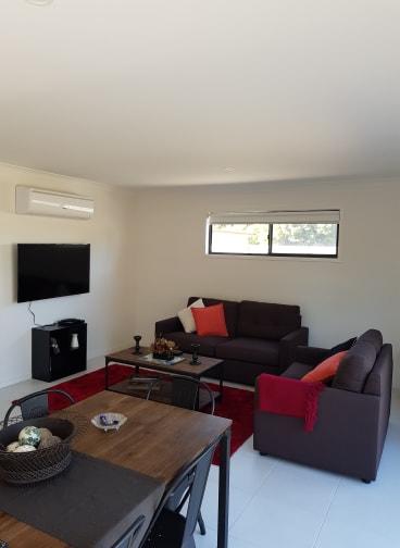White Caps B - New Styles & Spacious Home - Accommodation Search 3