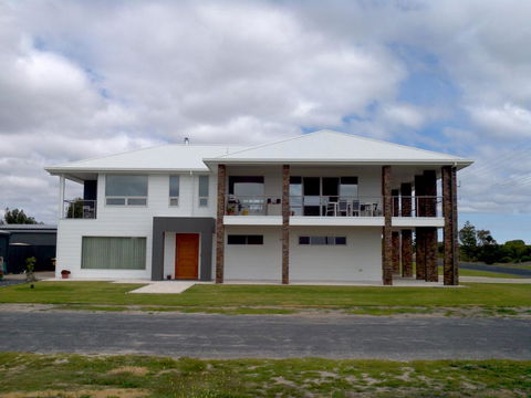 White Caps B&B Apartment - Accommodation Search 1