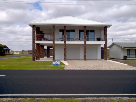 White Caps B&B Apartment - Accommodation Search 0