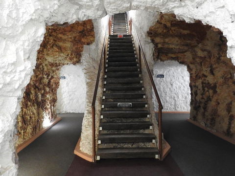 White Cliffs Underground - Accommodation Search 2