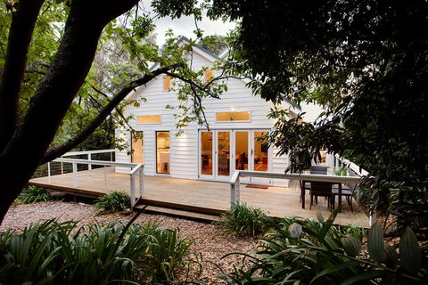 White Cottage - Accommodation Search 3
