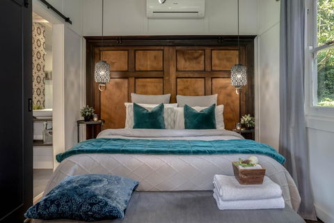 White Gates - Accommodation Search 0