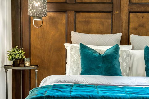 White Gates - Accommodation Search 1