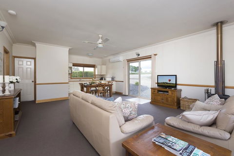 Windsors Edge Cottage Pokolbin - Accommodation Search 3