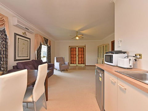 Wine Country Homestead 1br Studio - Accommodation Search 2