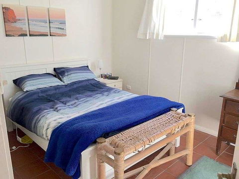 Wisteria Cottage On The Lagoon/Beach - Accommodation Search 3