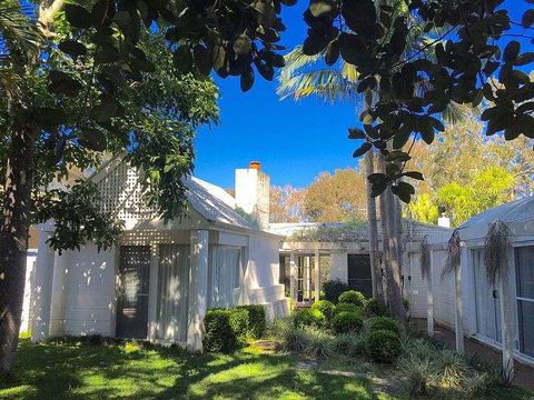 Wisteria Cottage On The Lagoon/Beach - Accommodation Search 0