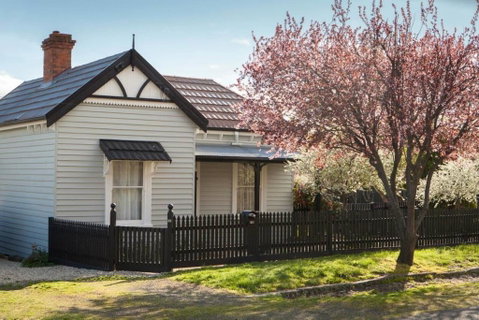 Wormwood House - Accommodation Search 0