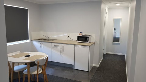 Wynnum Anchor Motel - Accommodation Search 3