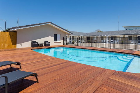 Wynnum Anchor Motel - Accommodation Search 0