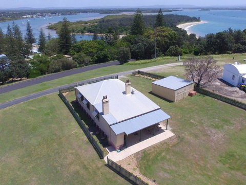 Yamba Pilot Cottage 2 - Pets Welcome - Close To Beach - Accommodation Search 0