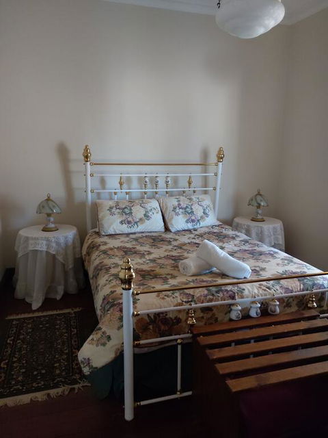 York Cottages And Burnley House - Accommodation Search 1