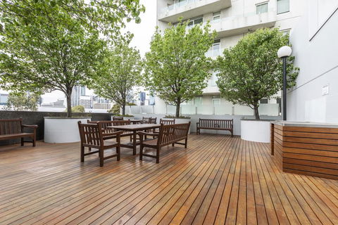 Of SouthbankLight Filled ApartmentHUGE Private Terrace With City ViewsParkingPoolGymWiFi - Accommodation Search 0