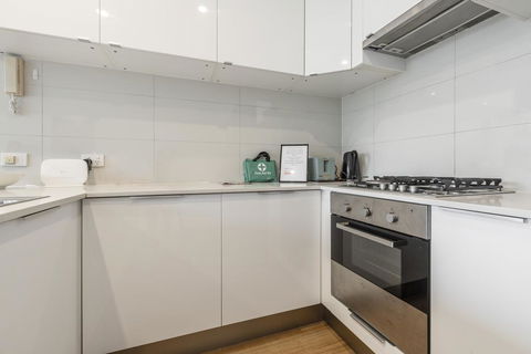 Of SouthbankLight Filled ApartmentHUGE Private Terrace With City ViewsParkingPoolGymWiFi - Accommodation Search 1