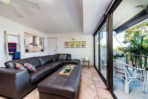 16KAT Holiday Noosa Style, Great Location, Pet Friendly - Accommodation Search 3