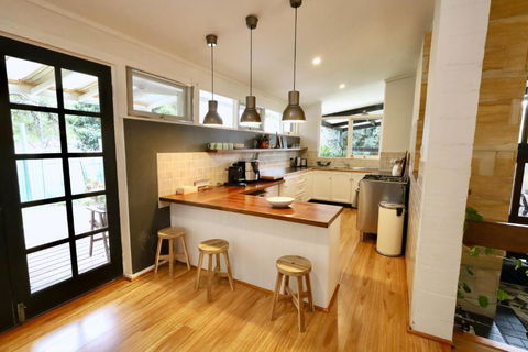 2555 Mahogany Creek Magic Stunning Family Retreat - Accommodation Search 4